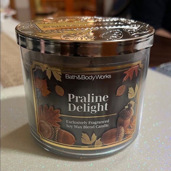 Bath & Body Works Praline Delight Candle - Picture 1 of 5